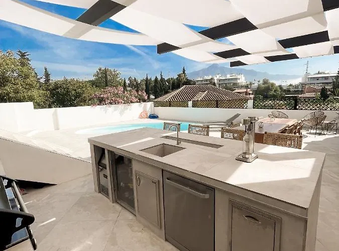 Luxury In Puerto Banus Panoramic Mountain And Sea Views With Private Pool